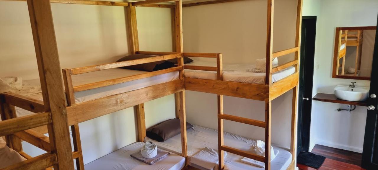 Teritoryo Siargao Hotel Хенерал Луна Екстериор снимка